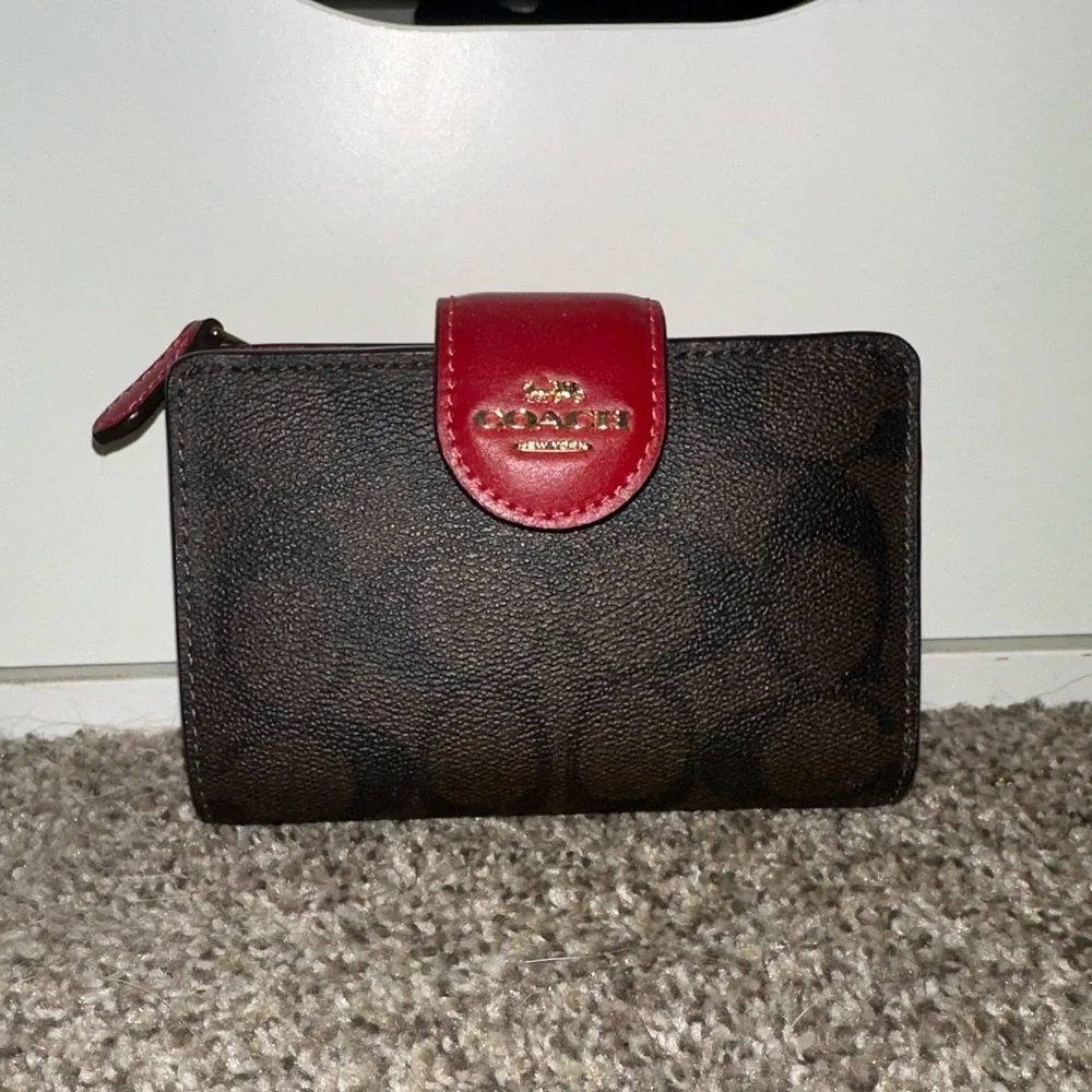 Coach Medium Corner Zip Wallet - Picture 2 of 10